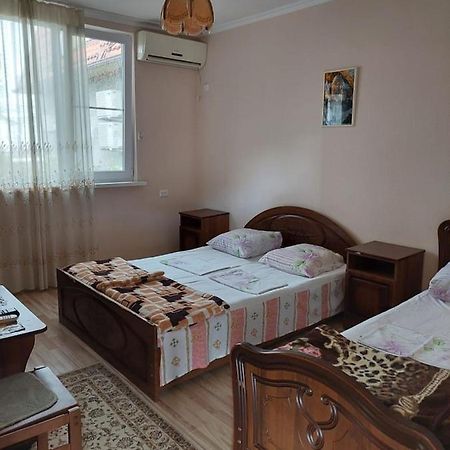 Гостевой Дом Белый Лотос Gagra Exterior photo