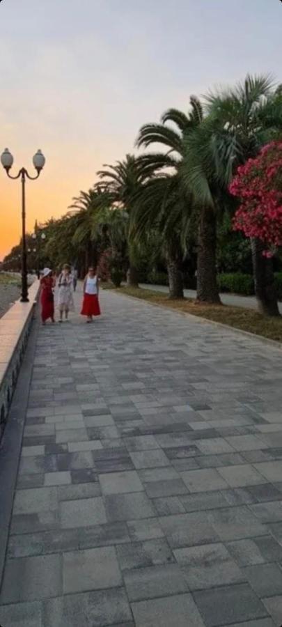 Гостевой Дом Белый Лотос Gagra Exterior photo